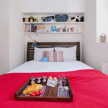 Bright Gratton Road Apartment Londra Esterno foto