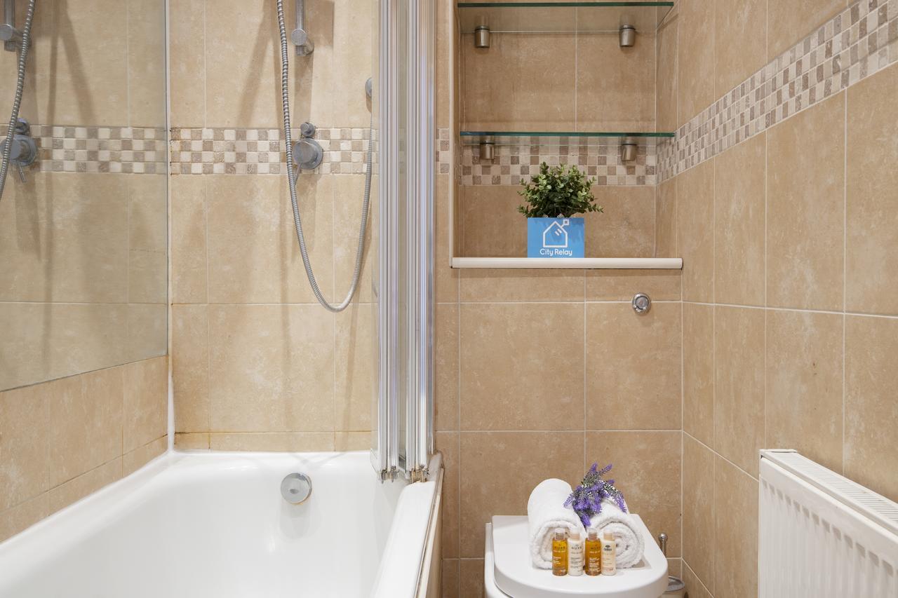 Bright Gratton Road Apartment Londra Esterno foto